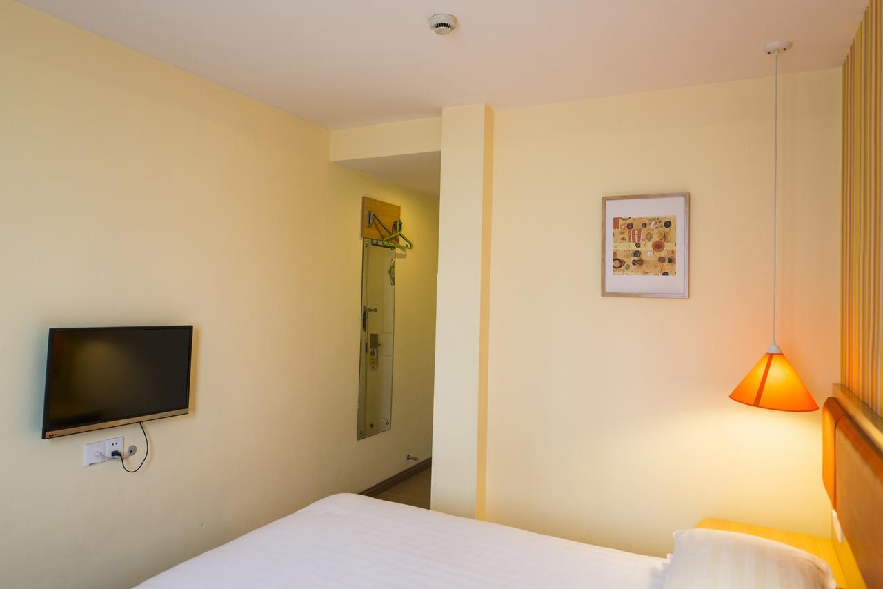 Home Inn Kunming Dongfeng Square Metro Station Екстериор снимка